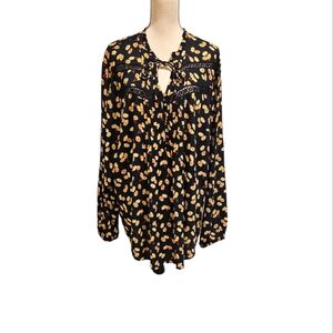 🚨EUC Torrid Black Floral Long Sleeve Top